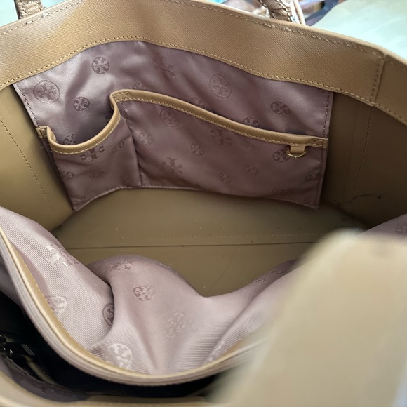 Tory Burch York Buckle Tote - Picture 8 of 10